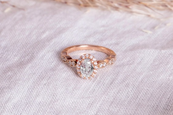 What Are Popular Oval Engagement Ring Styles ?